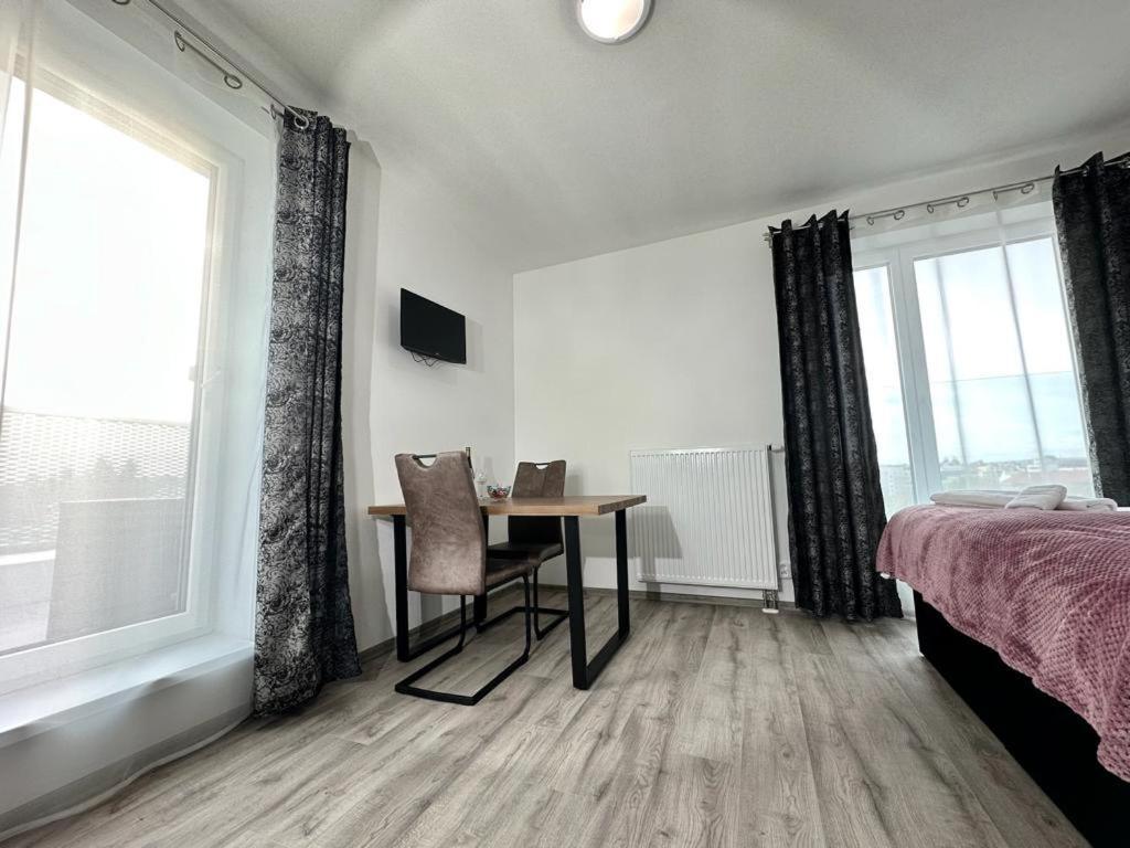 Sky Apartments 503 Plzen Ngoại thất bức ảnh